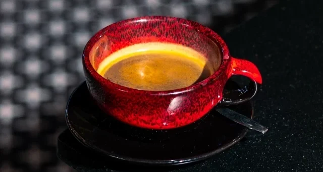 اسپرسو کافی شاپ بلک هورس مشهد