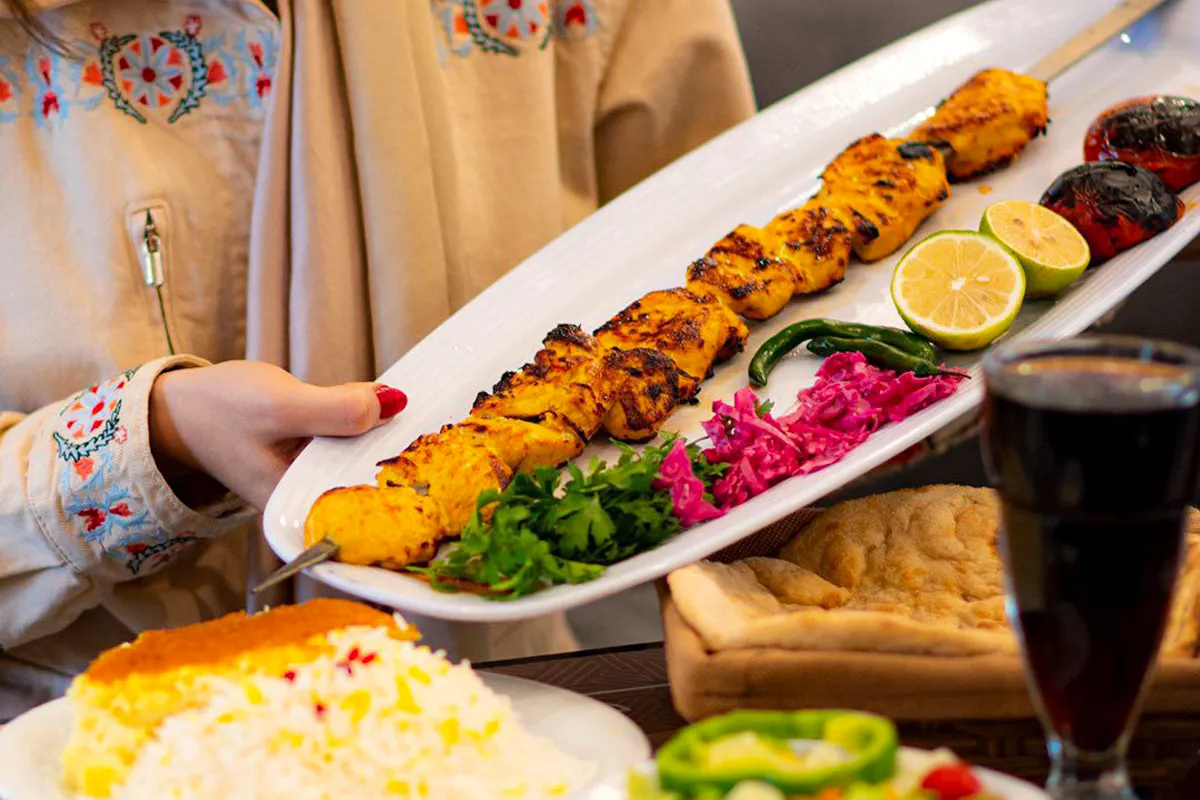 چلو جوجه بی استخوان حاج حسن مشهد