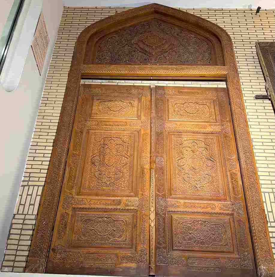 درب حرم مطهر امام رضا از جنس چیست