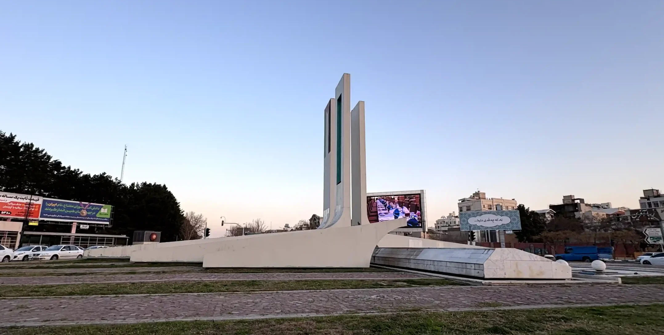 خیابان احمدآباد مشهد
