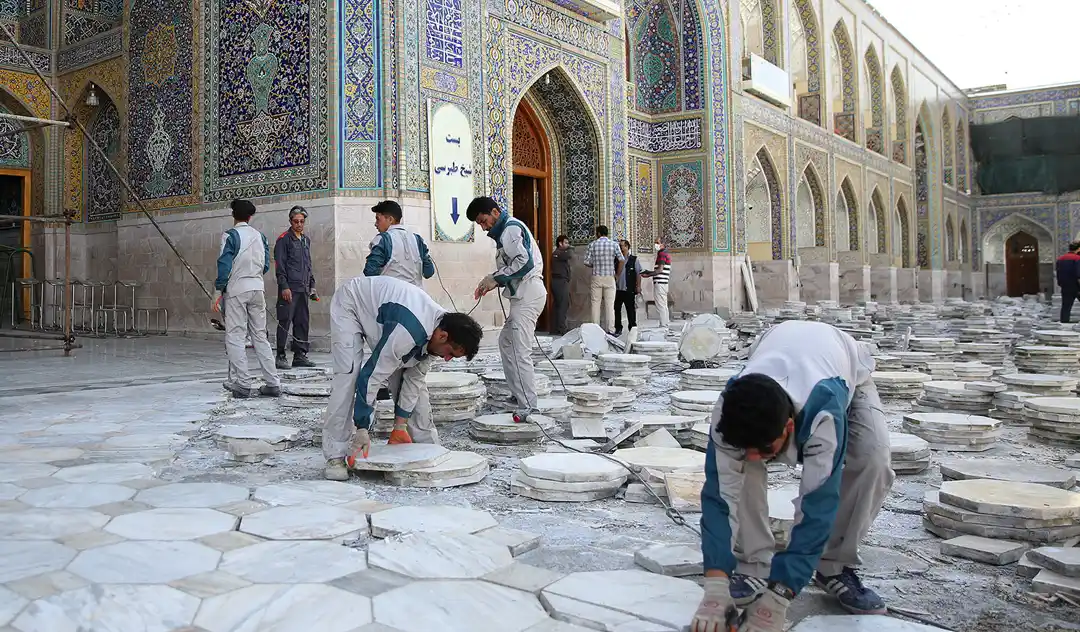 تعویض سنگ فرش صحن های حرم امام رضا