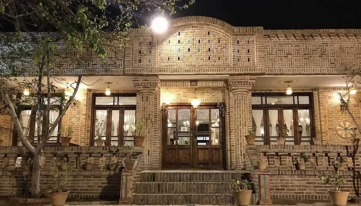معماری رستوران ملک شاهان مشهد