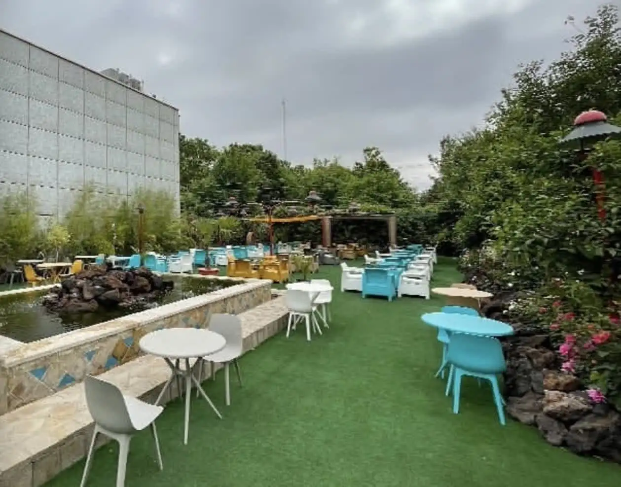 رستوران پدیده شاندیز کجاست