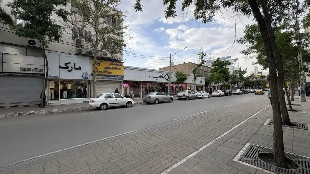مغازه های خیابان راهنمایی مشهد