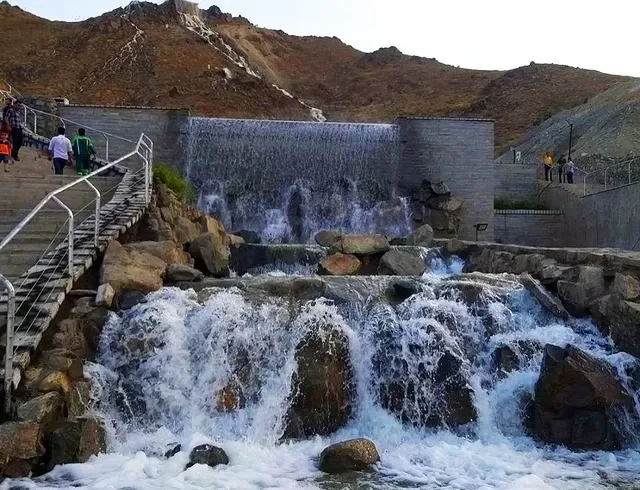 آبشار مصنوعی مشهد کجاست