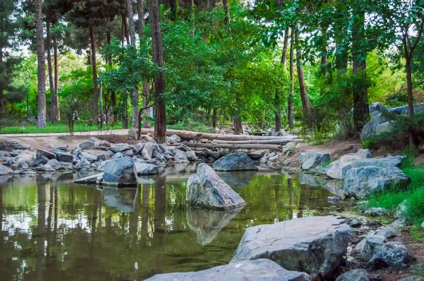 باغ صخره ای باغ مشهد