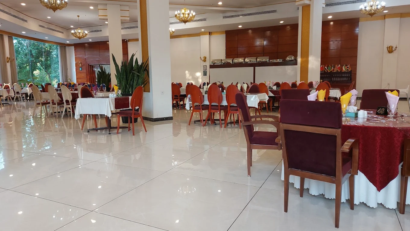 رستوران بوتانیک مشهد کجاست