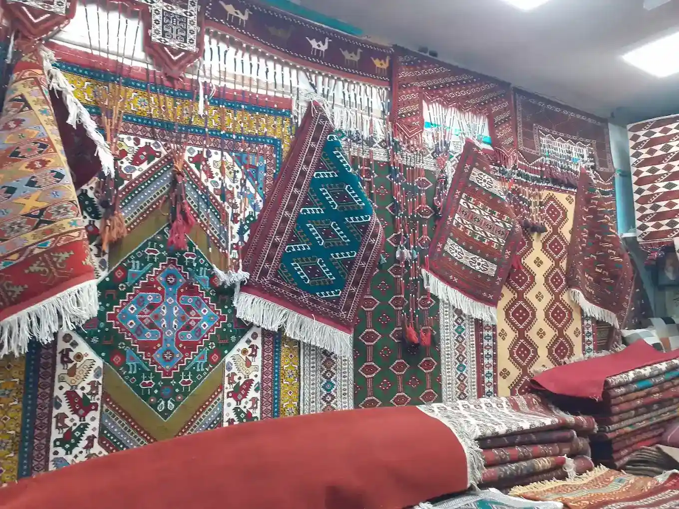 بازار فرش دستبافت مشهد کجاست
