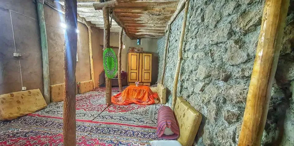 اقامتگاه سنتی روستای اخلمد مشهد