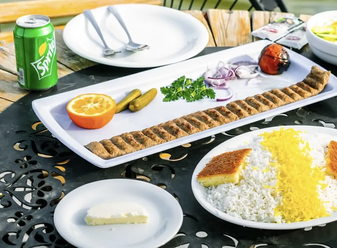 چلو کباب کوبیده رستوران کروژ مشهد