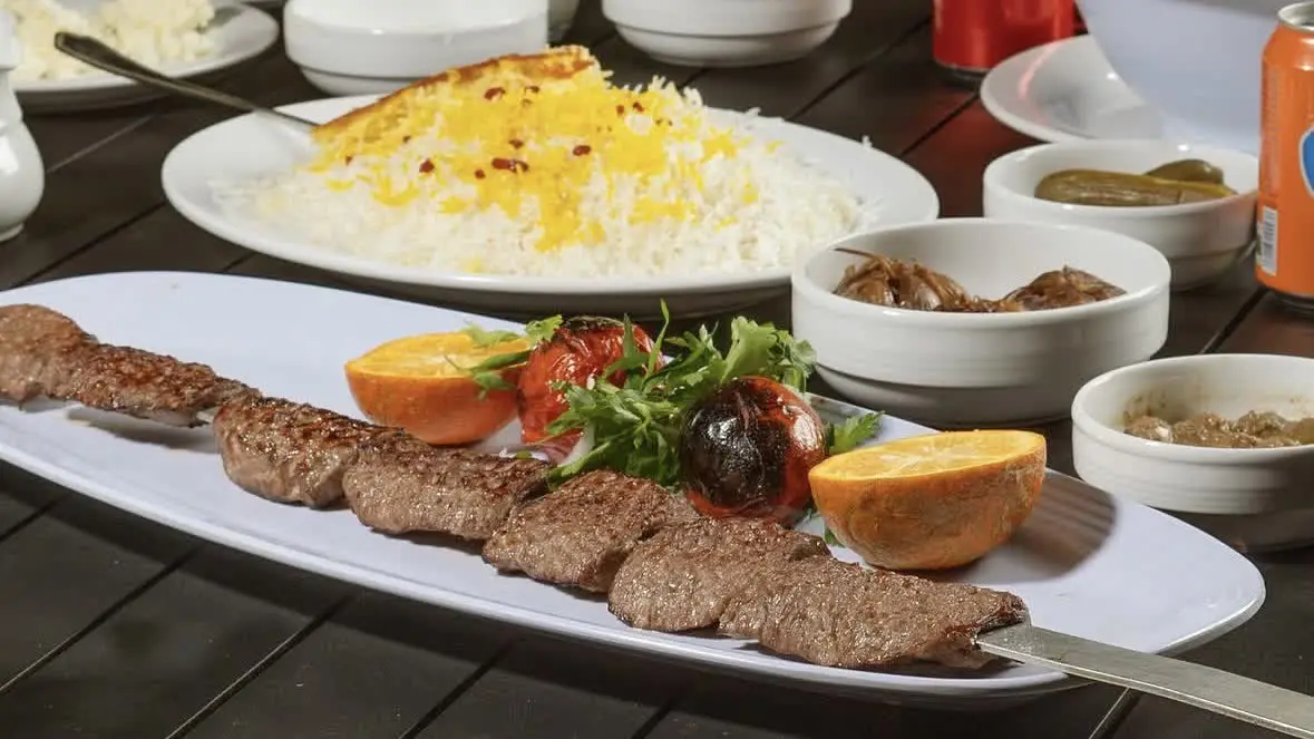 چلو کباب برگ مخصوص باغ دربار شاندیز