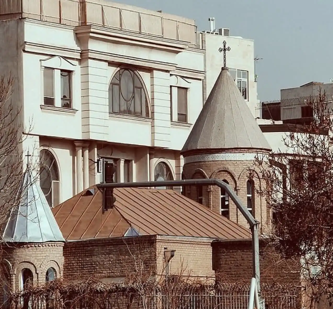 نما خارجی کلیسا مسروپ مشهد