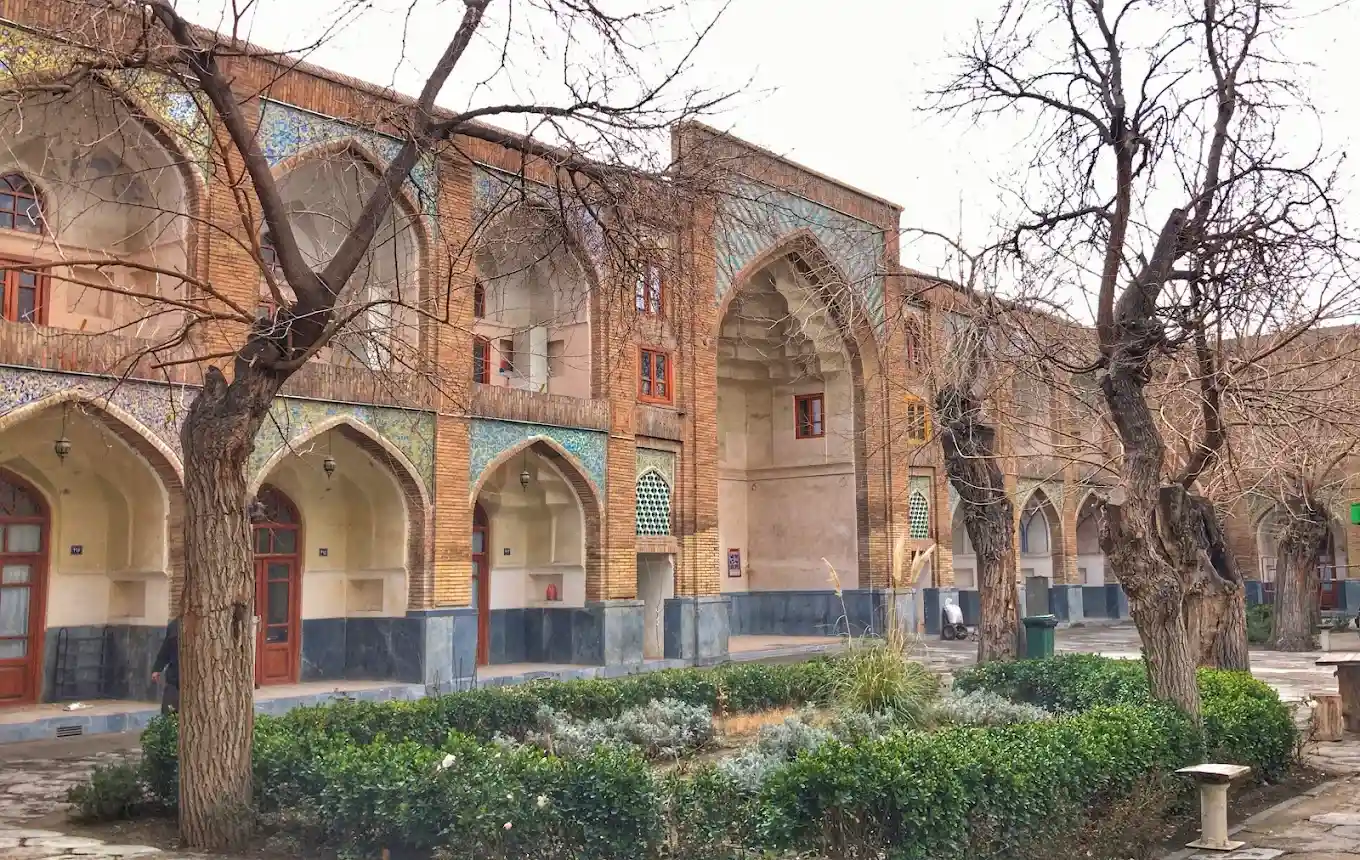 مدرسه علمیه عباسقلی خان مشهد کجاست