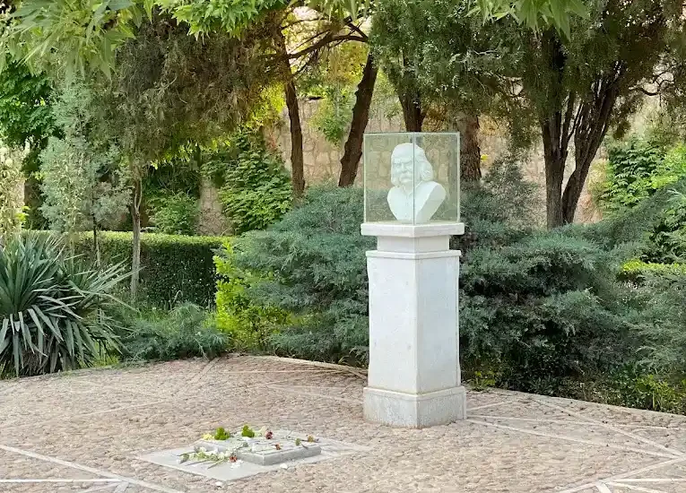آرامگاه مهدی اخوان ثالث در کدام شهر است