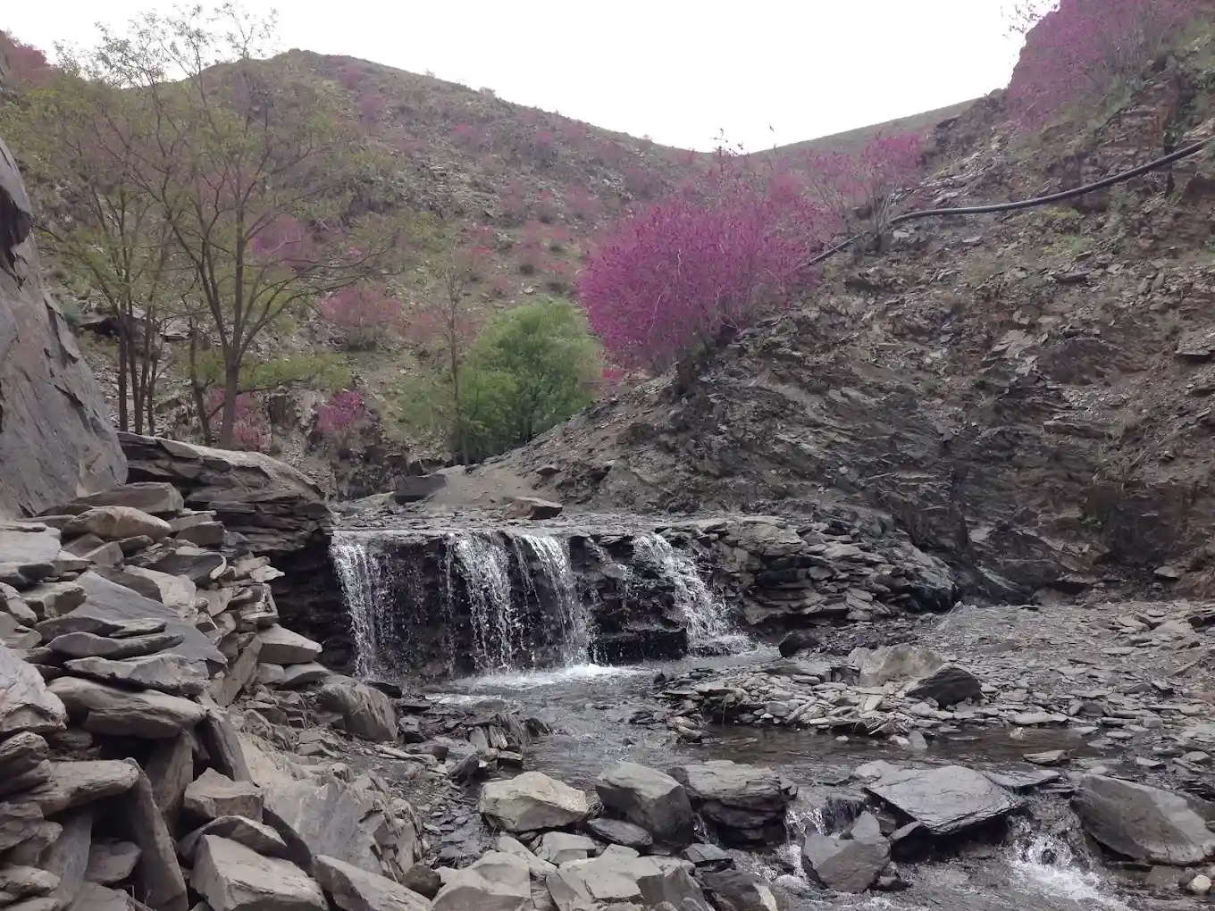 رودخانه دره ارغوان طرقبه مشهد