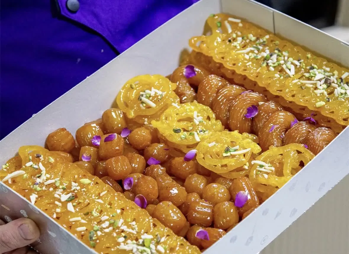 زولبیا و بامیه جام عسل مشهد