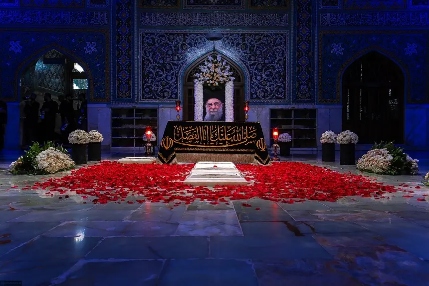 سید علی خامنه ای کجا دفن شد