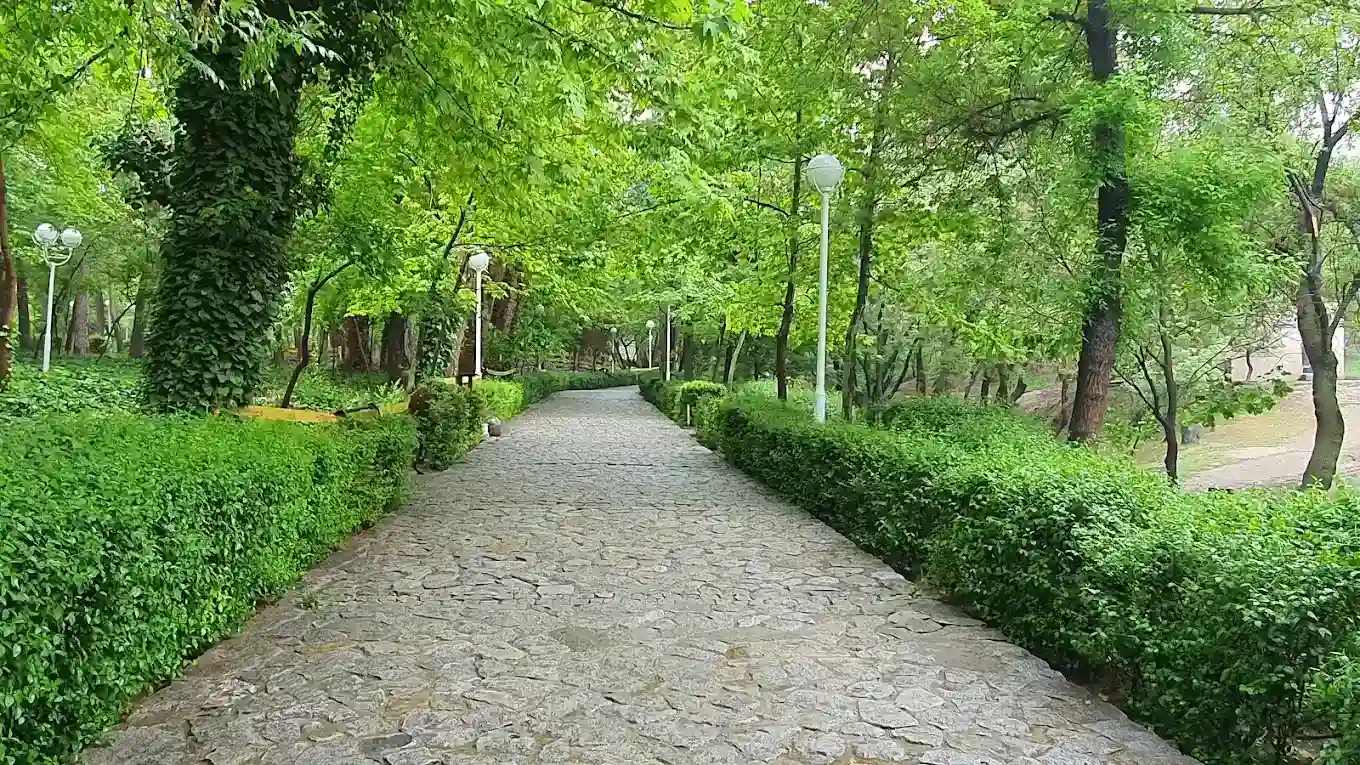 جاهای دیدنی وکیل آباد مشهد چیست
