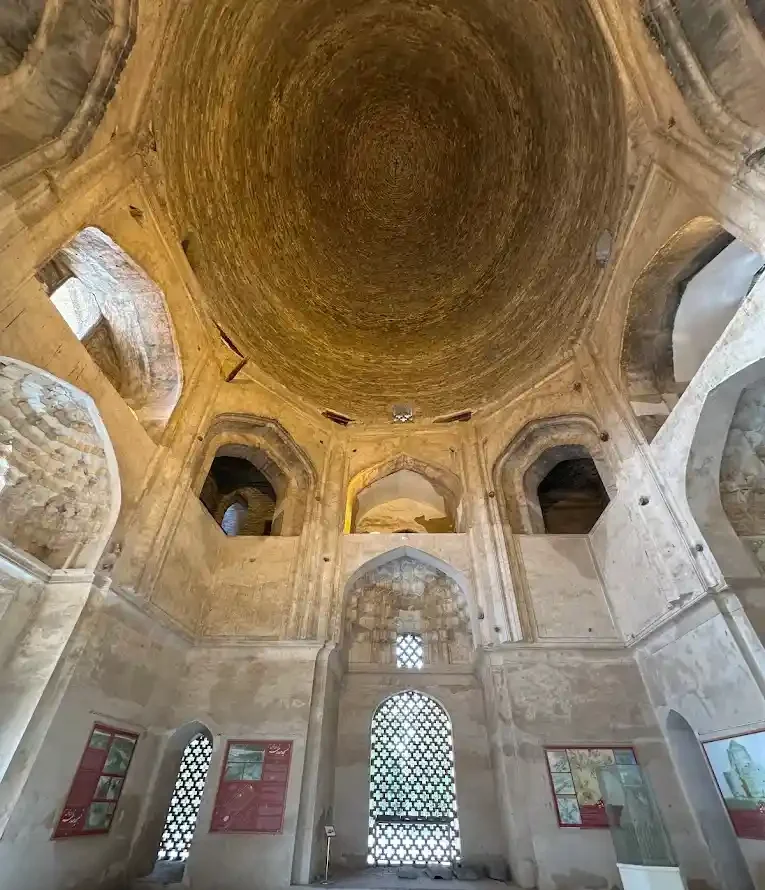 مقرنس در گنبد هارونیه مشهد