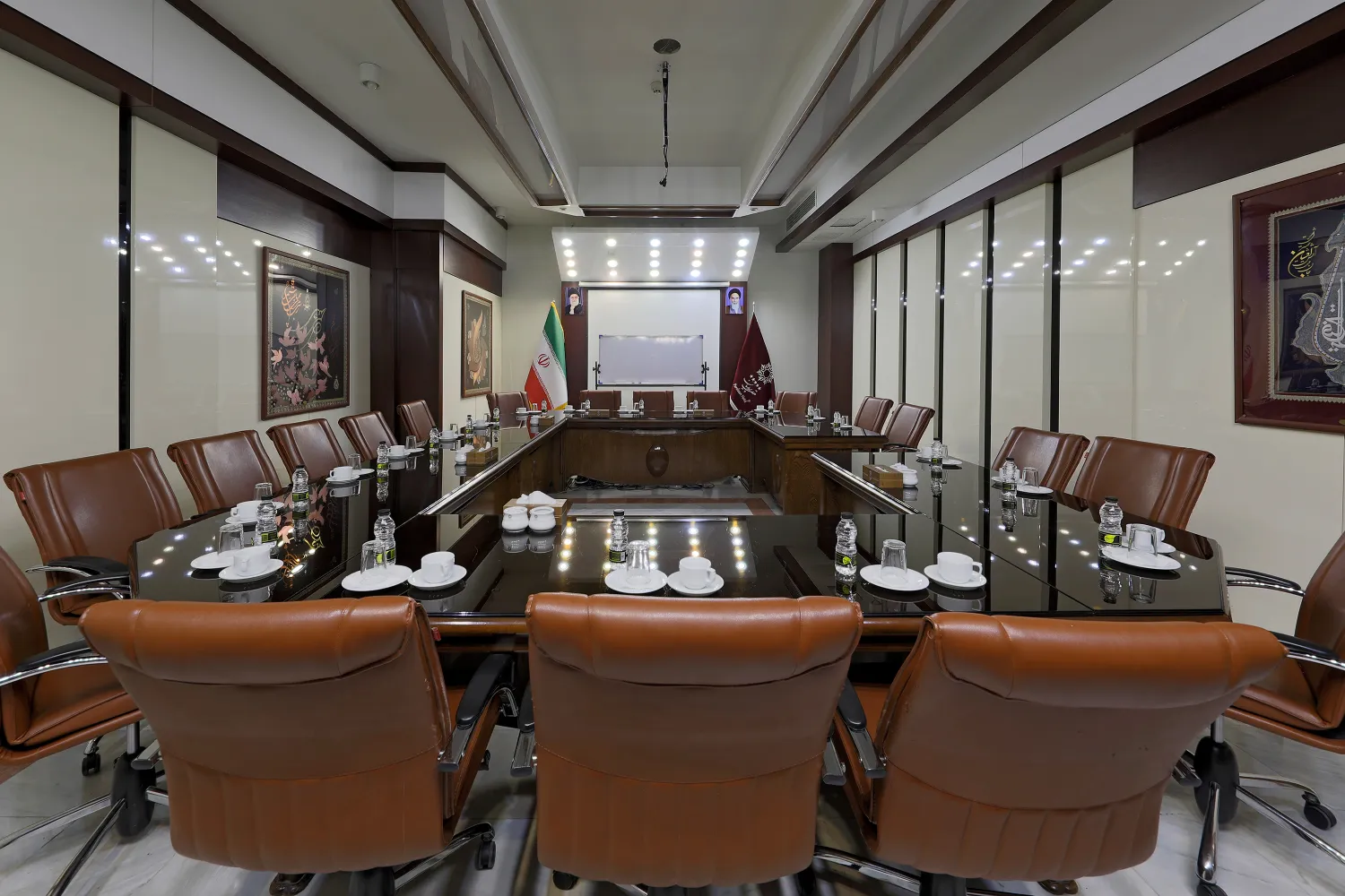 سالن عطار هتل پردیسان مشهد