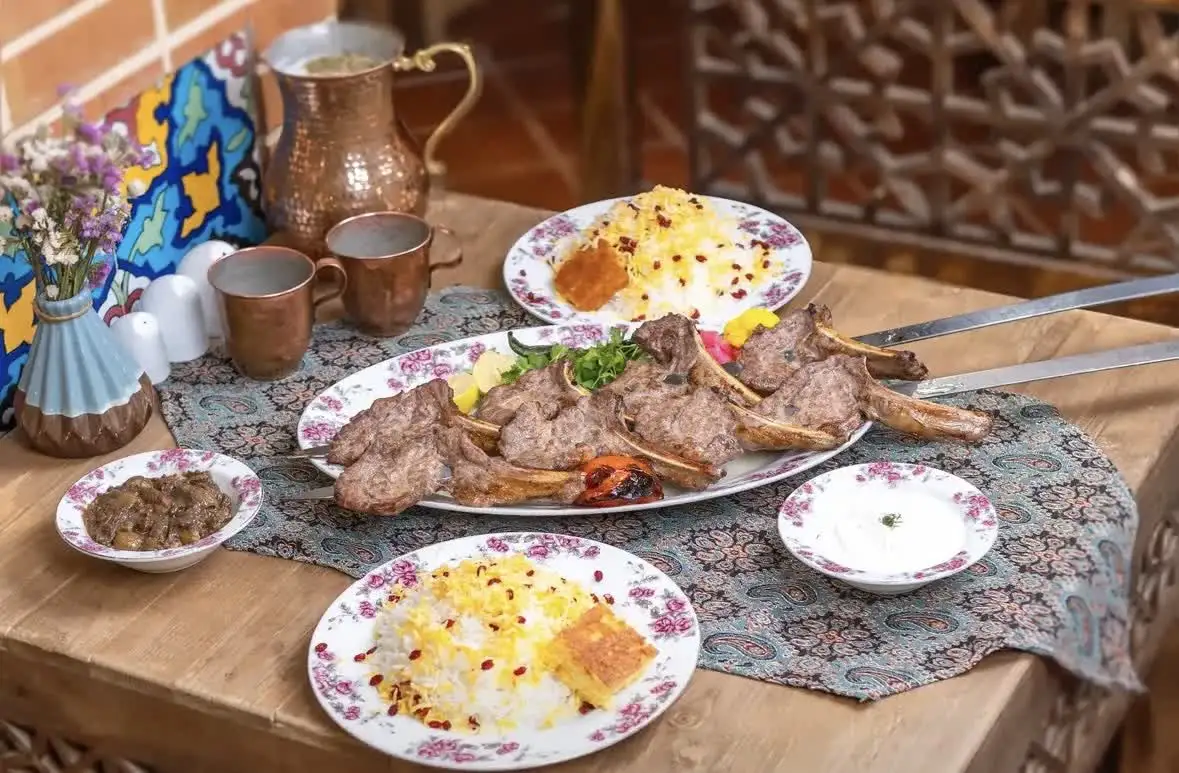 موسیقی سنتی در رستوران جیران
