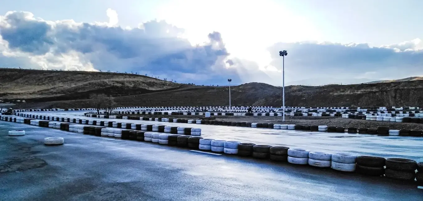 پیست کارتینگ آکام