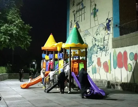 فضای بازی بوستان وفا مشهد