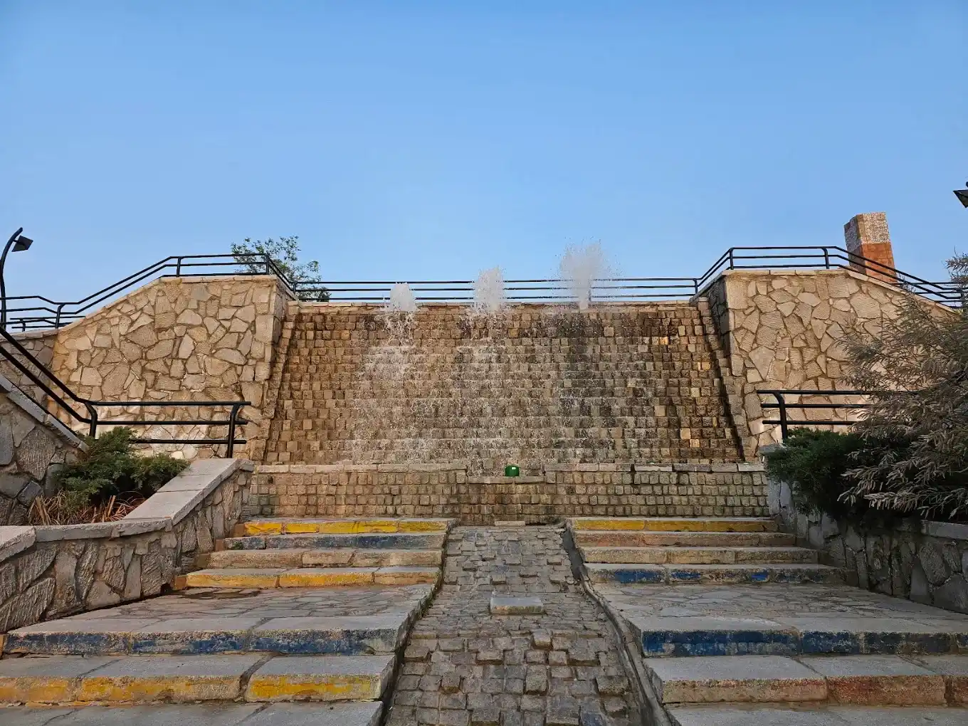 آبنما بوستان وفا مشهد