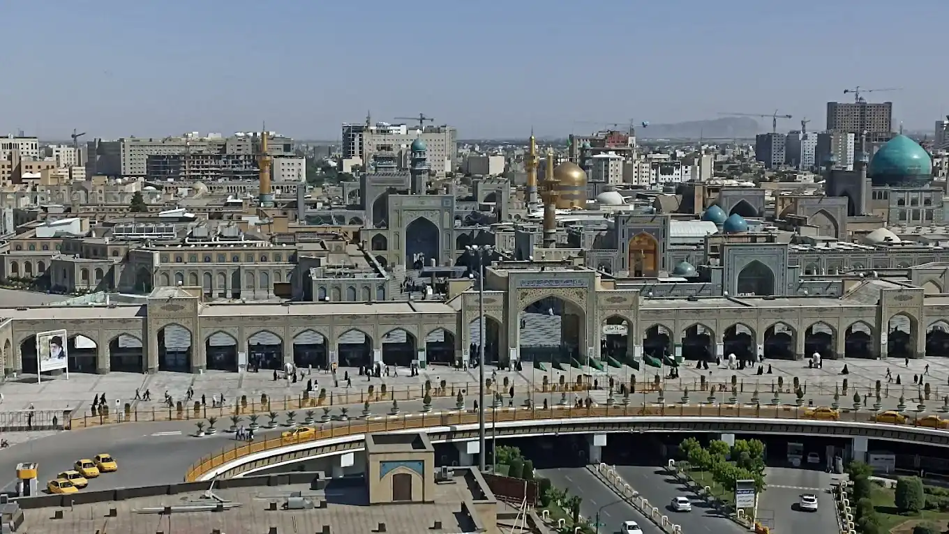 سالانه چند نفر به زیارت حرم مشرف می شوند؟