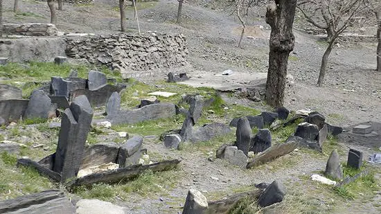 قبرستان روستای کنگ مشهد