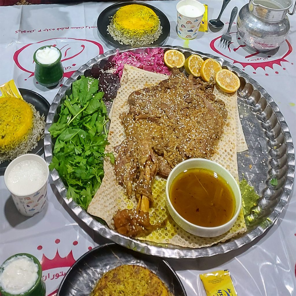 رستوران گیاهی بشقاب سبز