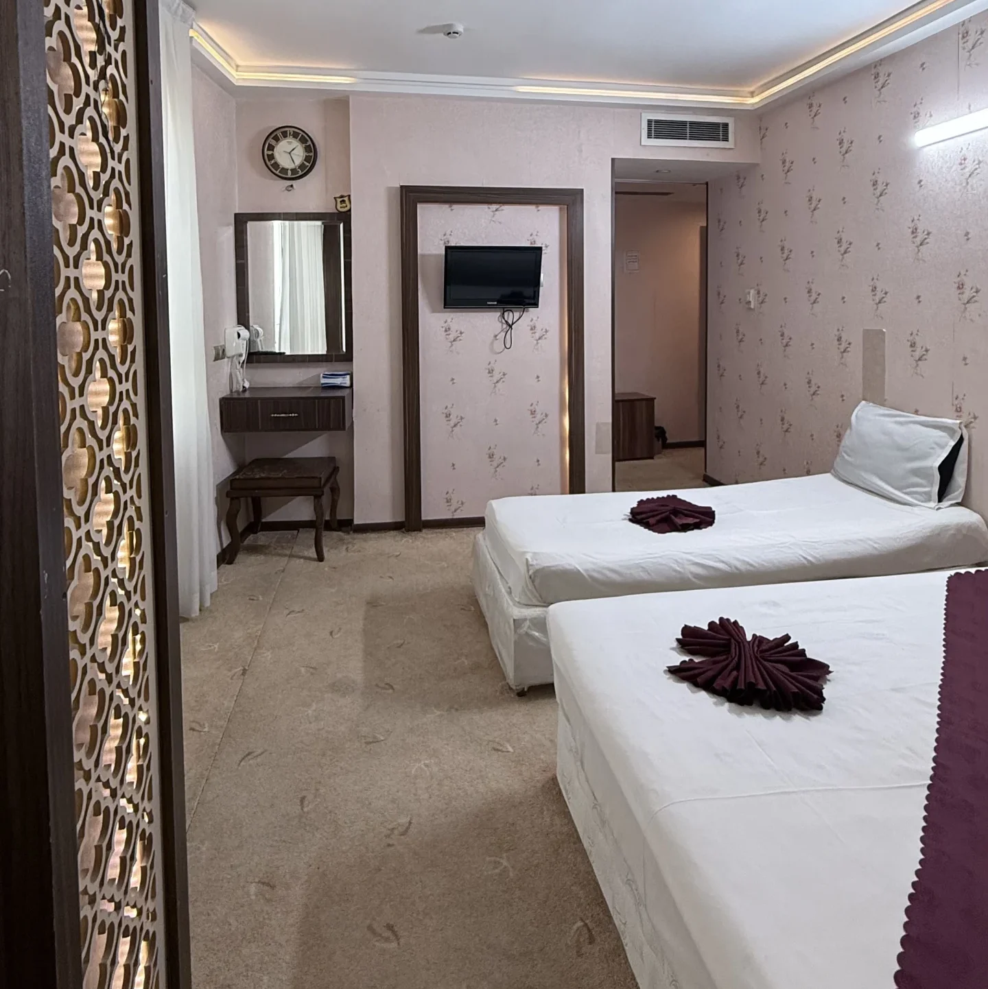 اتاق های هتل رودبار مشهد