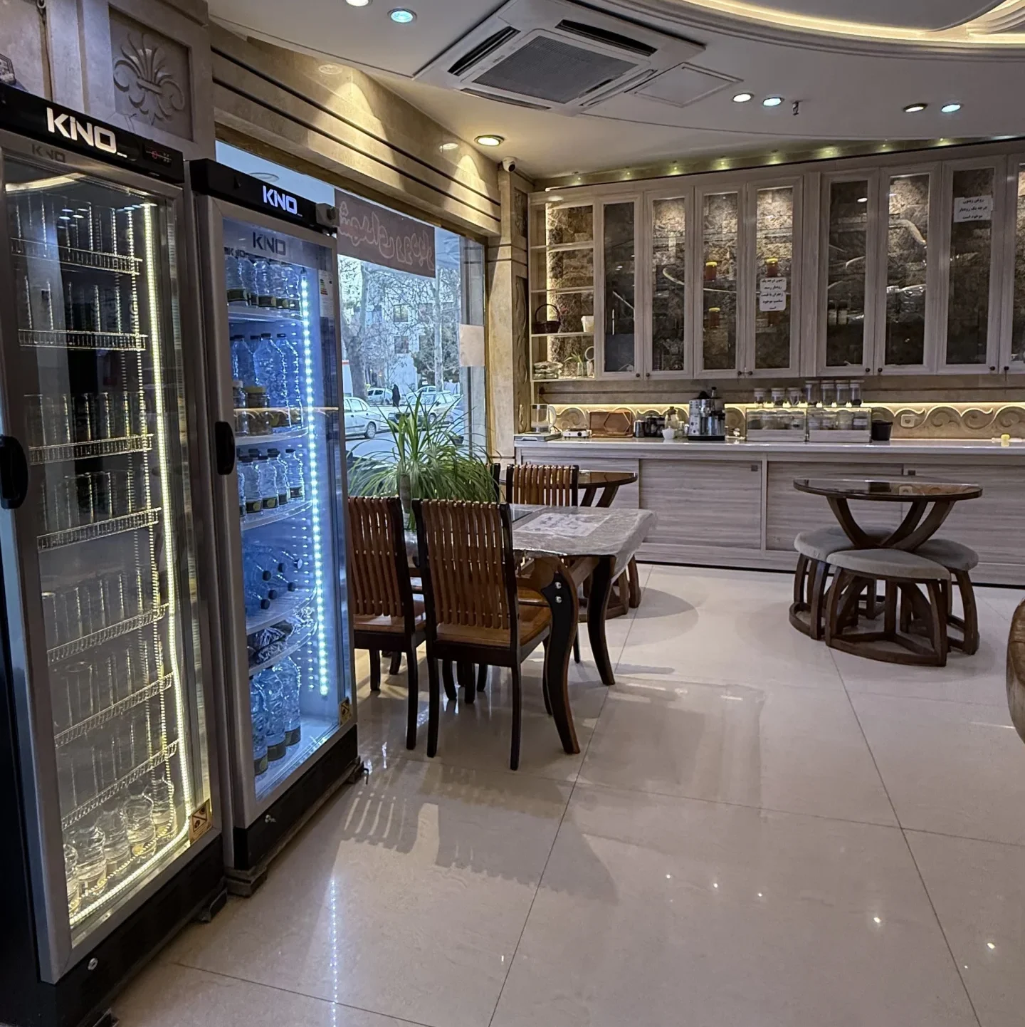 کافی شاپ هتل رودبار مشهد