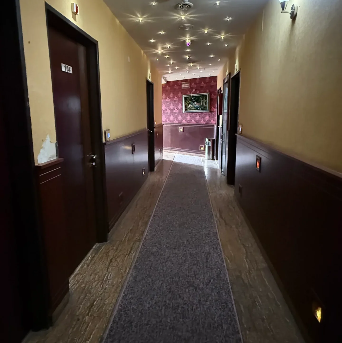 راهرو هتل تاج مشهد