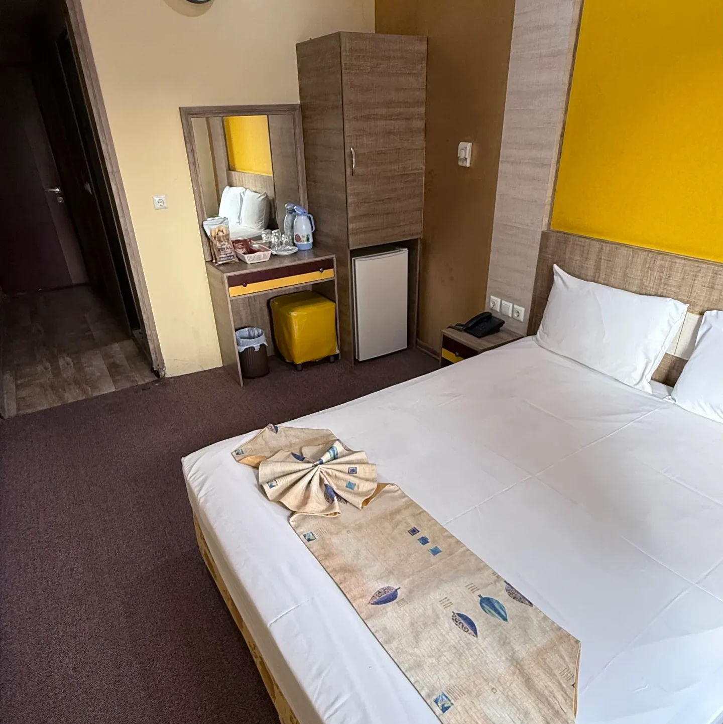 اتاق دبل هتل تاج مشهد