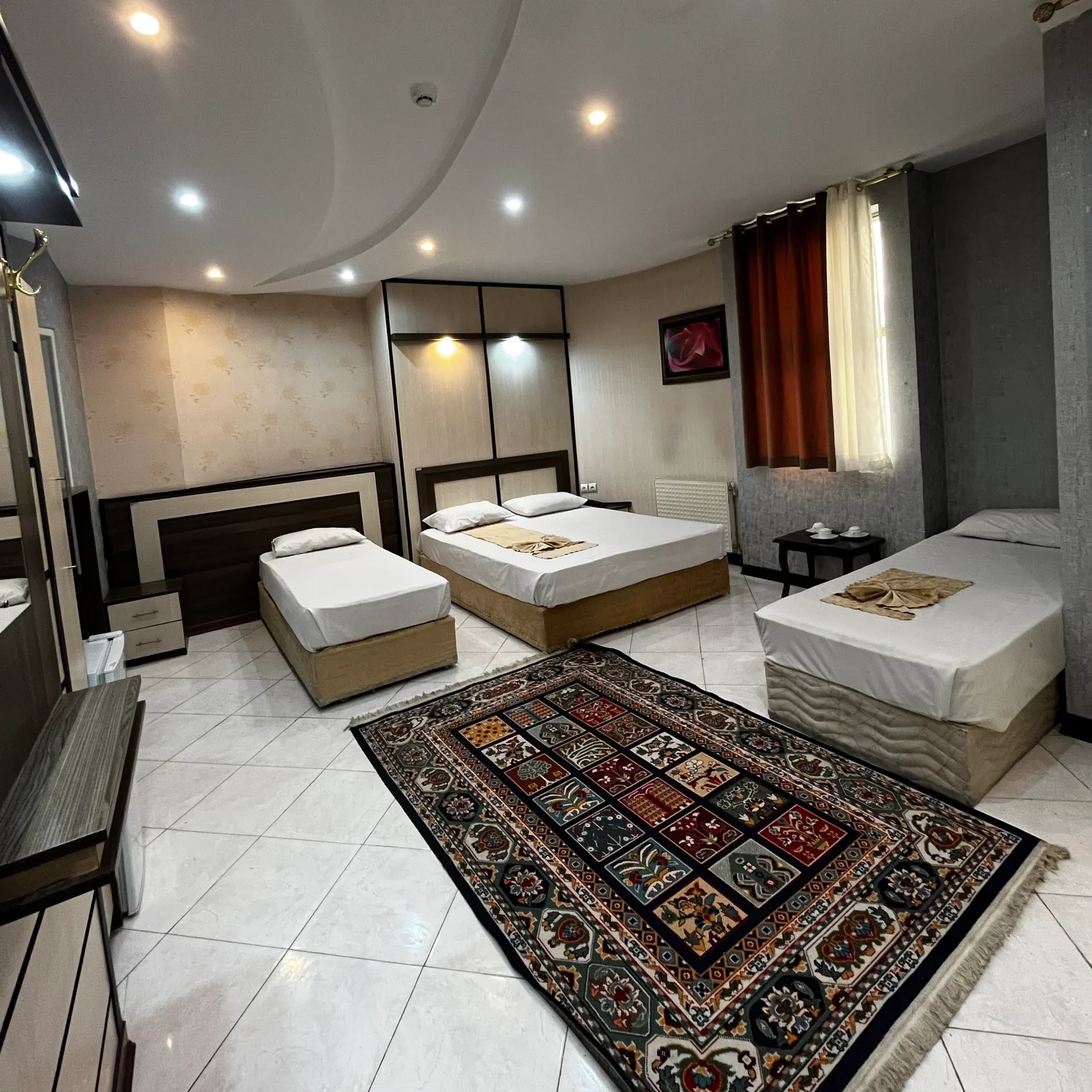 فمیلی سوییت هتل میهمان مشهد