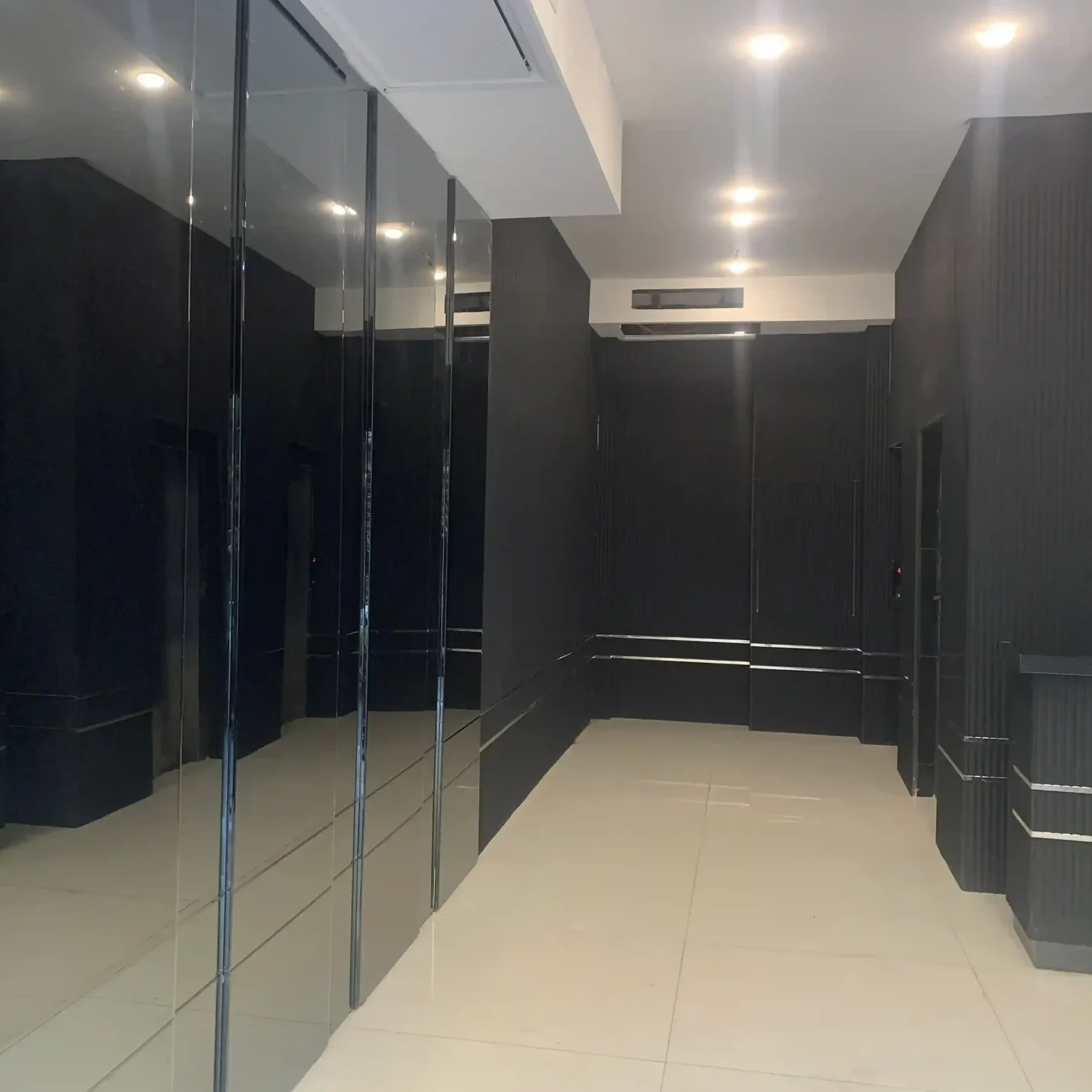 ورودی هتل ارگ مشهد