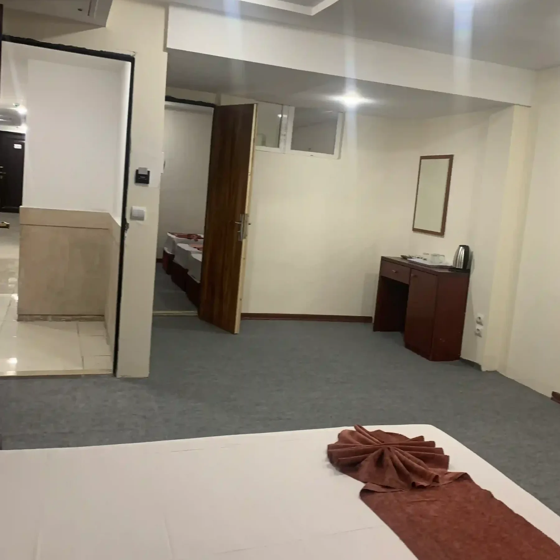 اتاق خانوادگی هتل ارگ مشهد