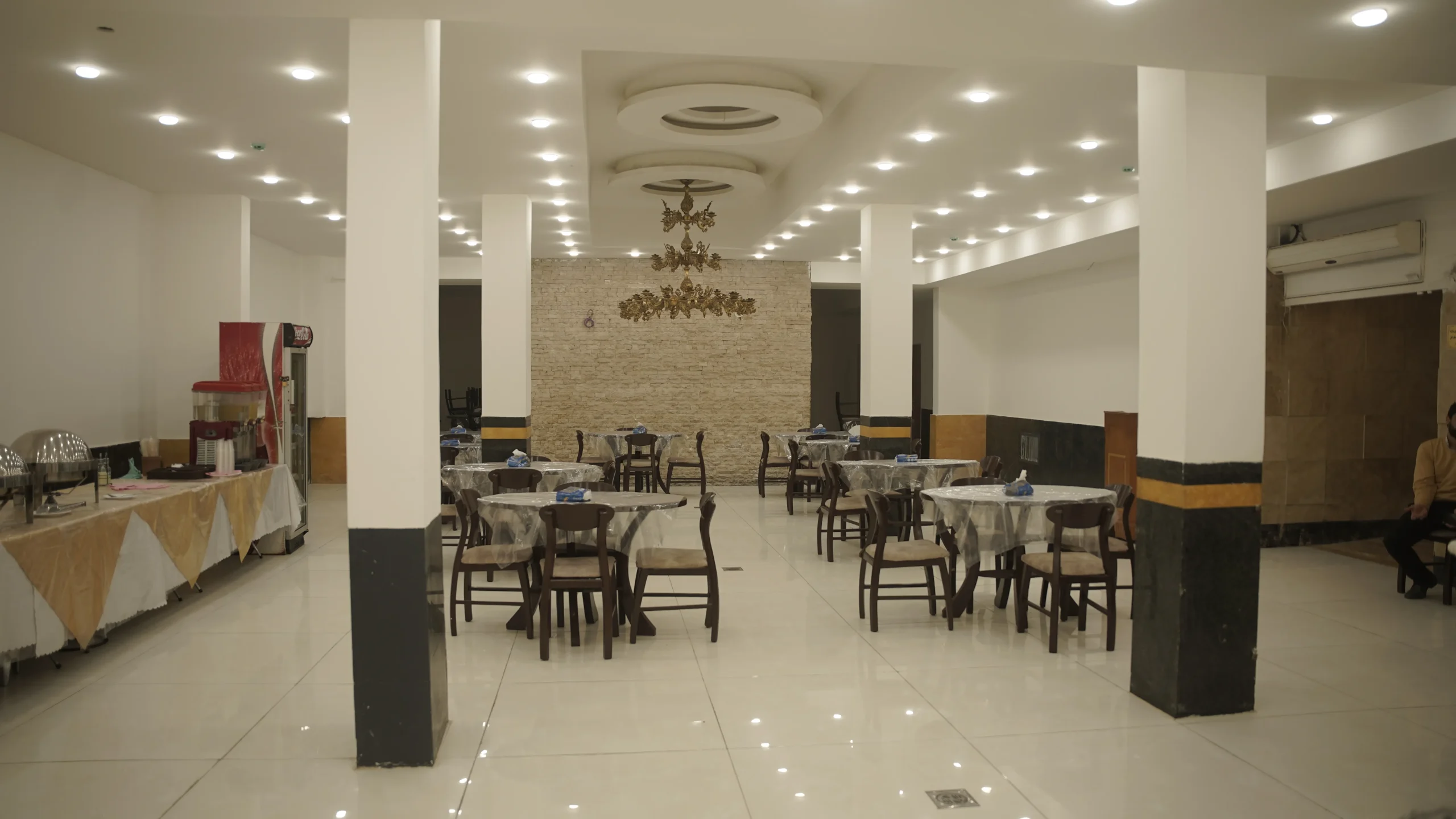 فضای رستوران هتل ارگ